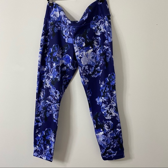 Lolë Eliana Cropped Leggings - Picture 4 of 5